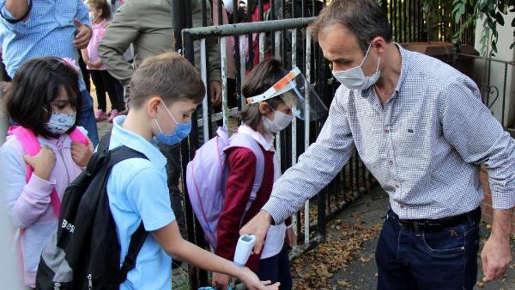 İstanbul'da 2. aşama eğitim başladı! Servisler denetlendi, öğrenciler okullarda karşılandı