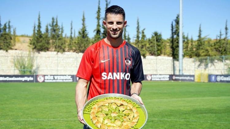 Gaziantep FK'nın Kevin Mirallas transferi dünya basınında! "Baklavayla duyuruldu..."