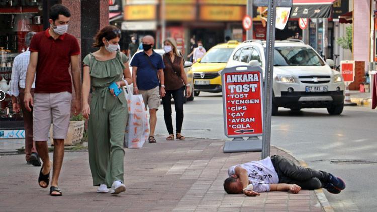 Alkollü vatandaş işlek caddede yürekleri ağza getirdi