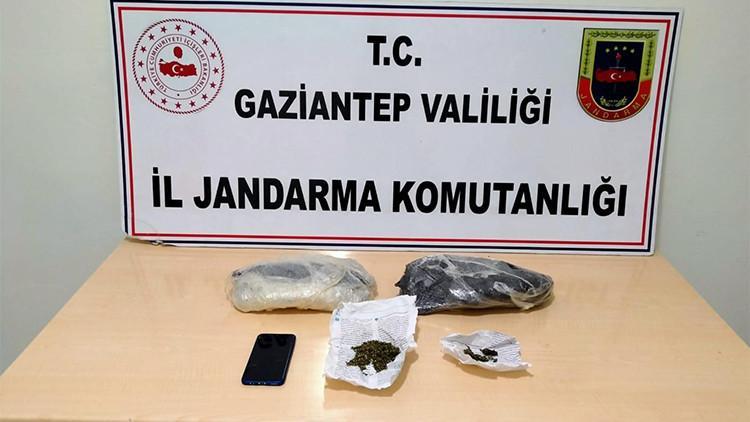 "Hamileyim" dedi uyuşturucu çıktı