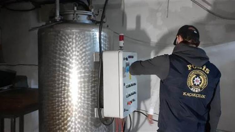 Polisten şok kaçak alkol operasyonu! 7 ton ele geçirildi