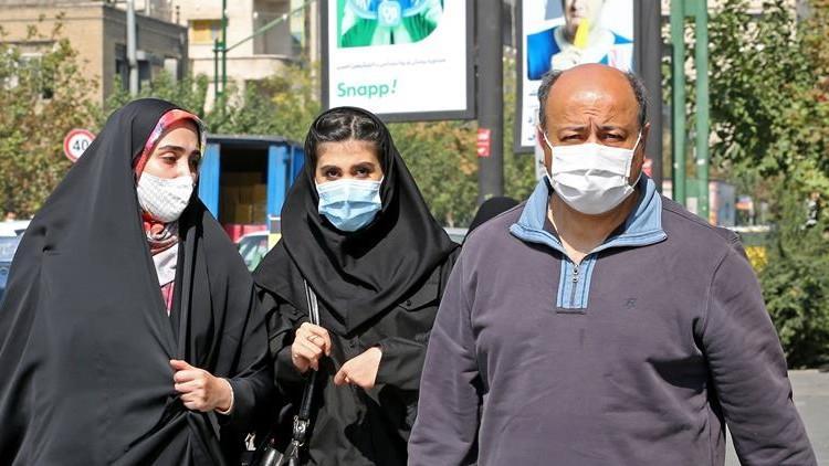 İran'da son 24 saatte 256 kişi Kovid-19'dan hayatını kaybetti