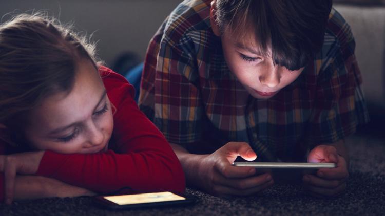 Çocuğunuz bir cep telefonuna sahip olmak için hazır mı?