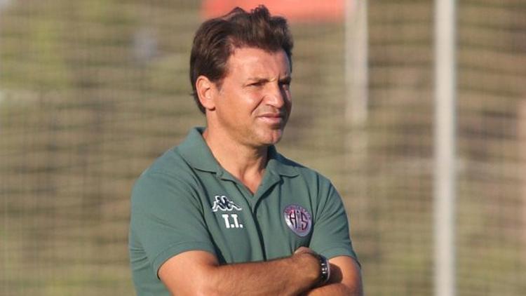 Tamer Tuna, Antalyaspor'da 4 oyuncudan vazgeçmedi! Boffin, Kudryashov, Eren, Veysel...