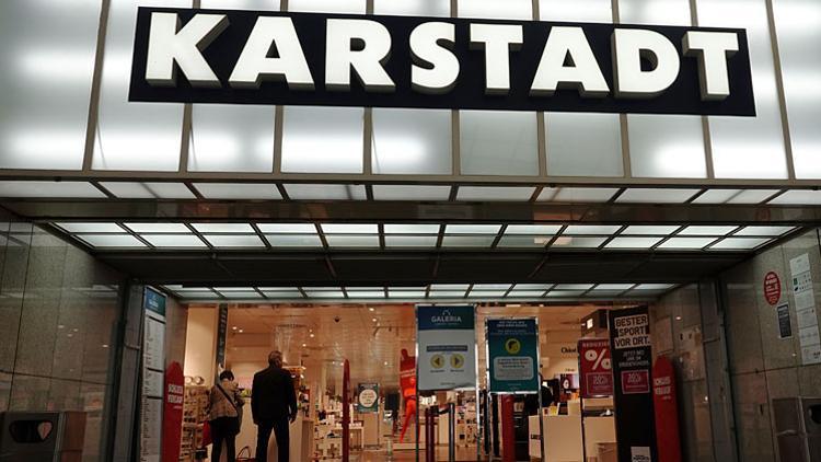 Karstadt iyice küçülüyor