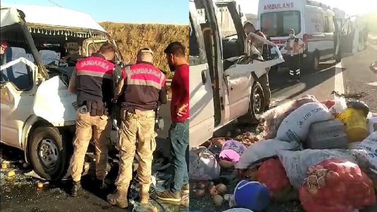 Şanlıurfa'da tarım işçilerini taşıyan minibüs TIR’la çarpıştı