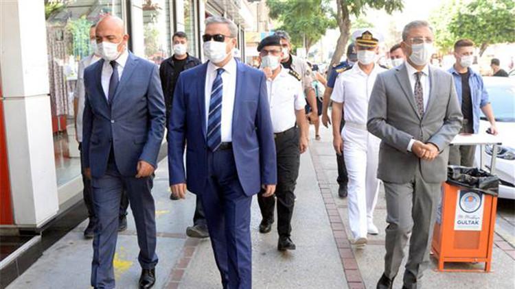 Mersin protokolü, sosyal mesafe ve maske denetimi yaptı