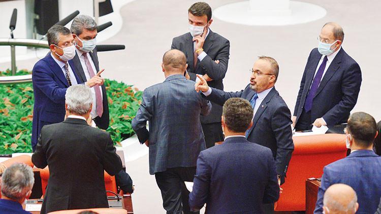 Azerbaycan tezkeresi takıldı, gerginlik yaşandı