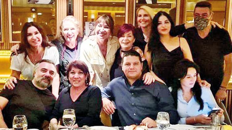 Oktay Kaynarca’dan Emel Müftüoğlu'na özel hediye