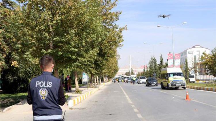 Van’da toplu taşıma araçlarına dronlu denetim