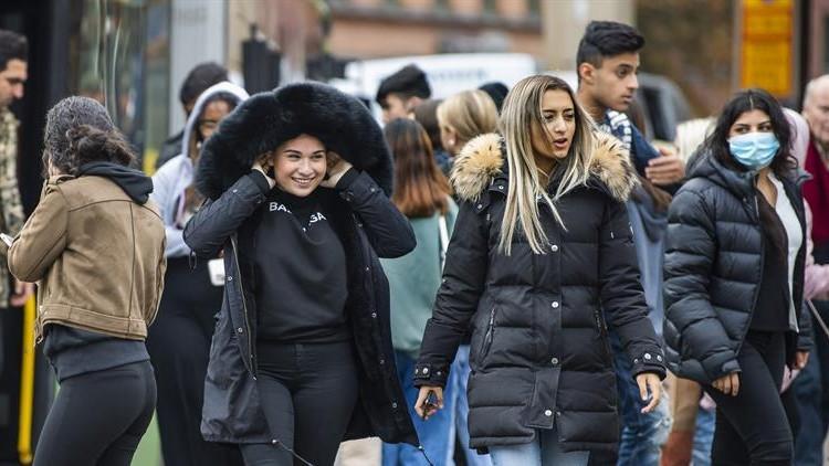 İsviçre’de Kovid-19 vakalarındaki hızlı artış durdurulamıyor