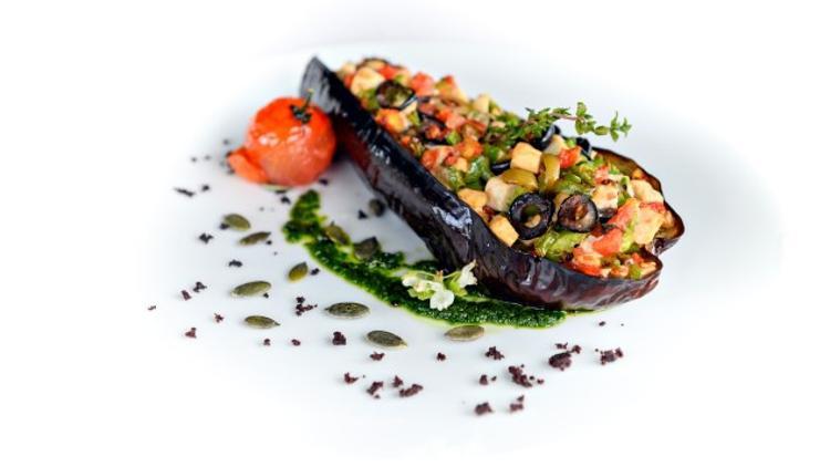 Vegitisyen'in Vegan Türk Mutfağından Vegan Karnıyarık Tarifi