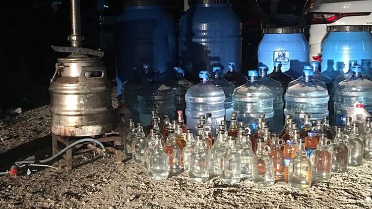 İskenderun’da 3 bin 230 litre el yapımı içki ele geçirildi
