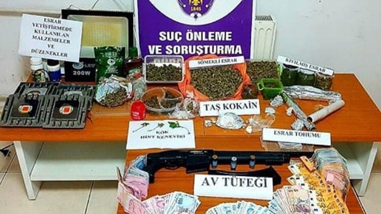 İzmir’de uyuşturucu tacirlerine operasyon: 4 gözaltı