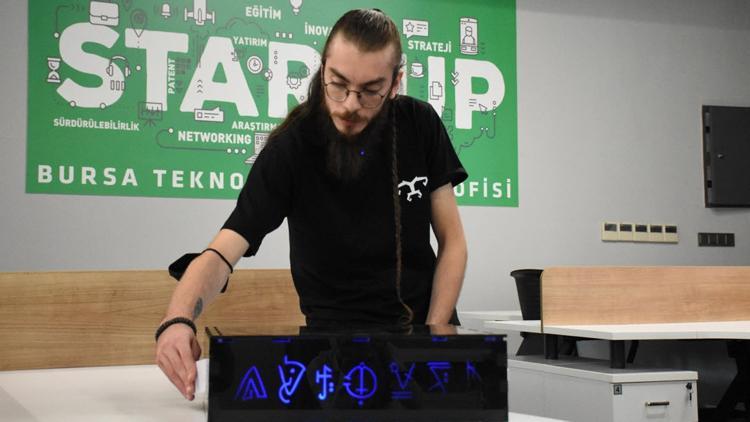 8 arkadaş dijital masa oyunu prototipi yaptı