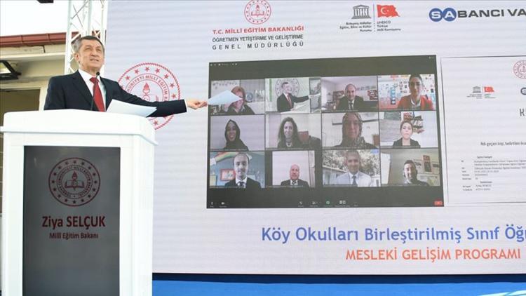 Milli Eğitim Bakanı Selçuk: 7 binin üzerinde köy okulu öğretmeni mesleki gelişim eğitimlerine katıldı