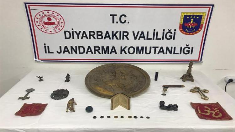 Diyarbakır'da 500 bin liralık tarihi eser operasyonu: 3 gözaltı