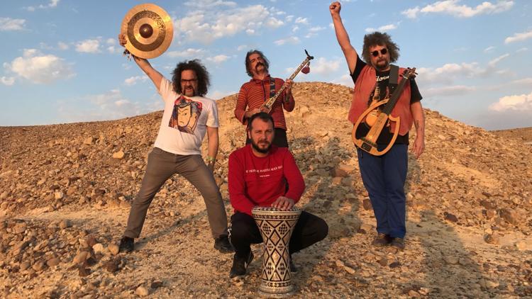 ‘Tabutta Rövaşata’ filmine müzik yapıp dağılacaktık’