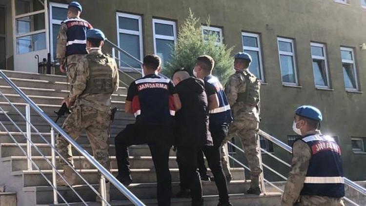 Çocuğa cinsel istismar hükümlüsü, çatıda yakalandı
