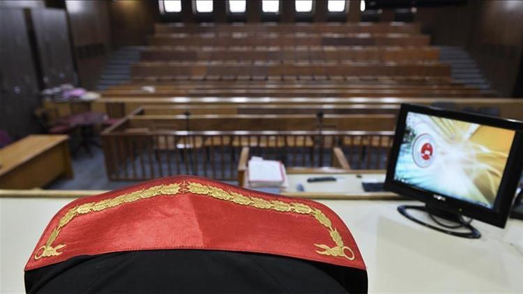 Şoke eden iddia: Konuşma güçlüğümü düzeltmek için çıplak fotoğraflarımı istedi!