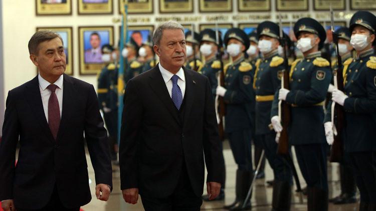 Milli Savunma Bakanı Akar Kazakistan'da…