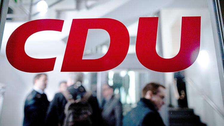 CDU parti kongresi yine ertelendi