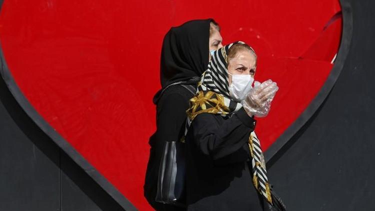 İran'da son 24 saatte 337 kişi Kovid-19'dan hayatını kaybetti