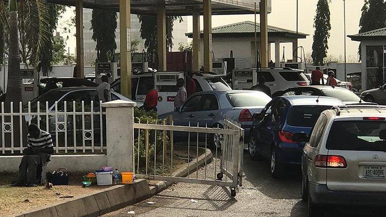 Nijeryadaki protestolar benzin krizine neden oldu
