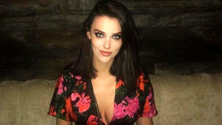 Oyuncu Tuvana Türkay duyurdu: COVID19 testim negatif!