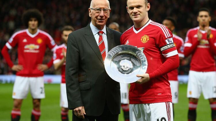 Eski İngiliz yıldız futbolcu Bobby Charlton'a demans teşhisi kondu