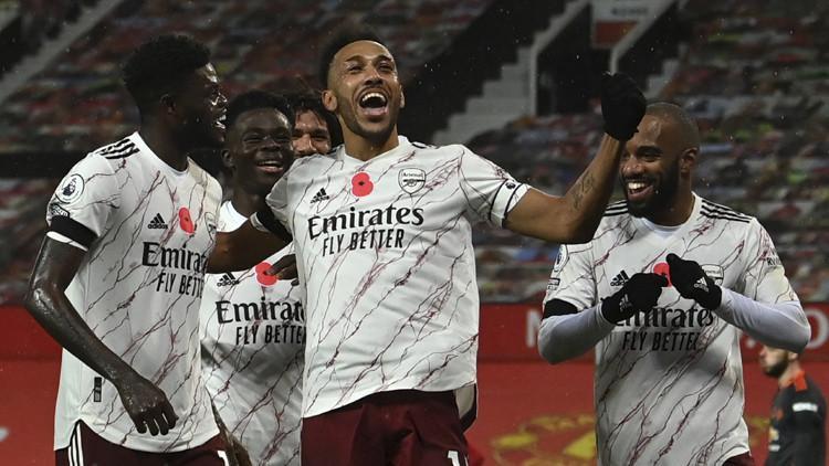Arsenal, Manchester United'ı tek golle geçti