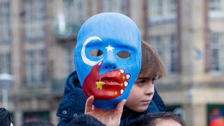 Korkunç iddia! Uygur Türklerini fişleyen uygulama yaptılar