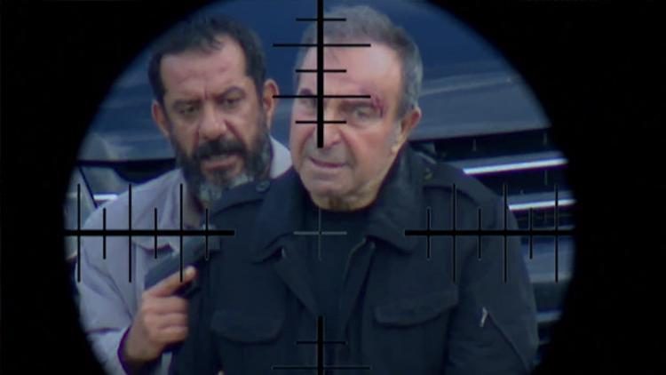Arka Sokaklar 564. yeni bölüm fragmanı yayınlandı - Rıza Baba namlunun ucunda...
