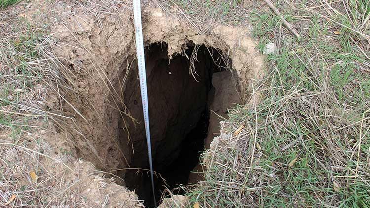 Son dakika haberler: Bolvadin'deki derin yarık ve obruklardan vatandaş tedirgin