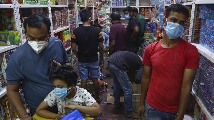 Hindistan'da Kovid-19'dan 550 kişi hayatını kaybetti