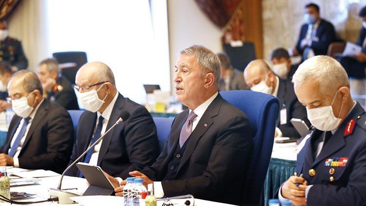 Bakan Akar: TSK'da kadın general olacak