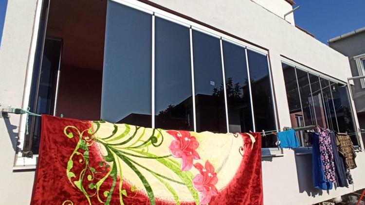 Son dakika haberler: Dikkat! Herkesin başına gelebilir... Cam balkon ailenin felaketi oluyordu