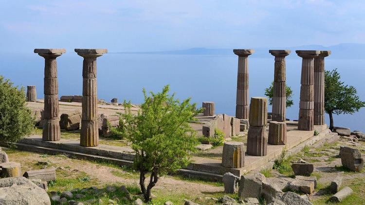 Edremit’ten Çanakkale’ye uzanan yol üzerindeki üç antik kent: Antandros, Assos ve Apollon Smintheus Tapınağı
