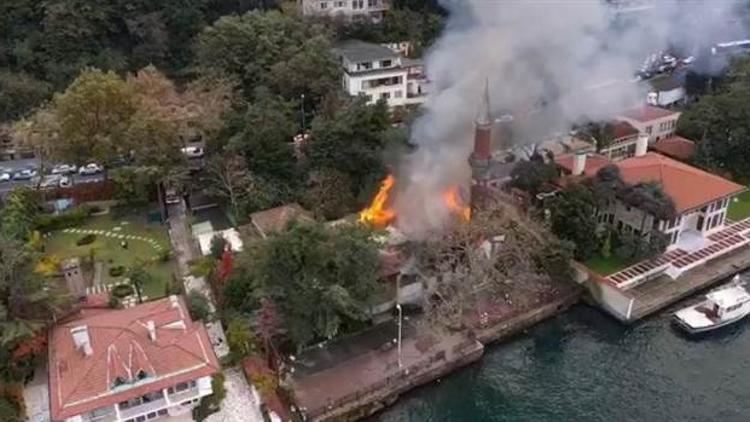 Tarihi Vaniköy Camii'ndeki yangın: İmamla birlikte 5 kişinin ifadesi alındı