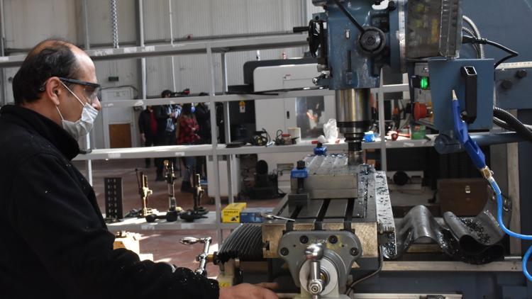 Erzurum'da elektrikli otomobillerin portatif şarj üniteleri üretilmeye başlandı