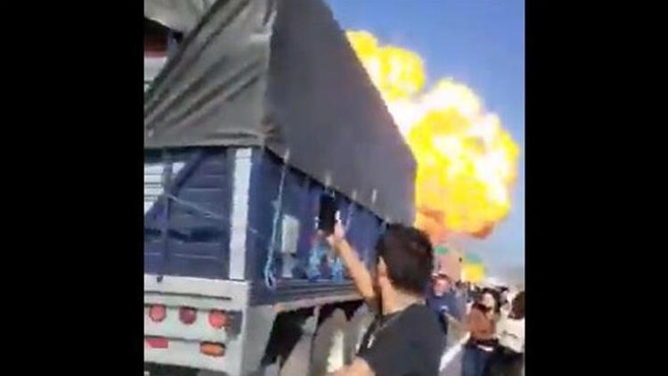 Meksika'da devrilen yakıt tankerinde patlama: 13 ölü
