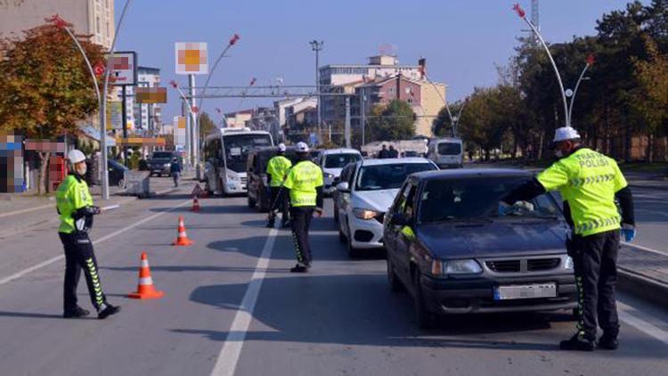 Polis, emniyet kemeri takanlara teşekkür etti, takmayanları uyardı