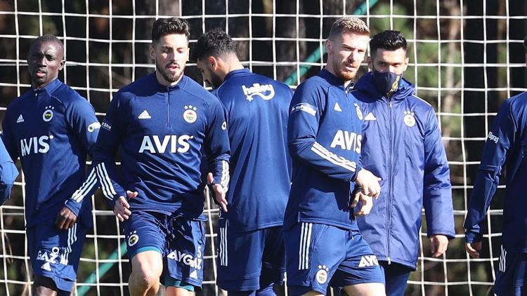 Son dakika | Fenerbahçe'de sakatlardan müjde! Serdar Aziz, Sosa ve Samatta takımla çalıştı...