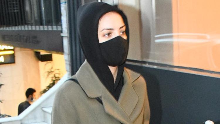 İrem Sak kasksız trafikte!