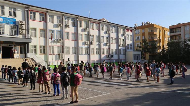 AB'den 8 ildeki 55 okula 50 milyon avro hibe desteği