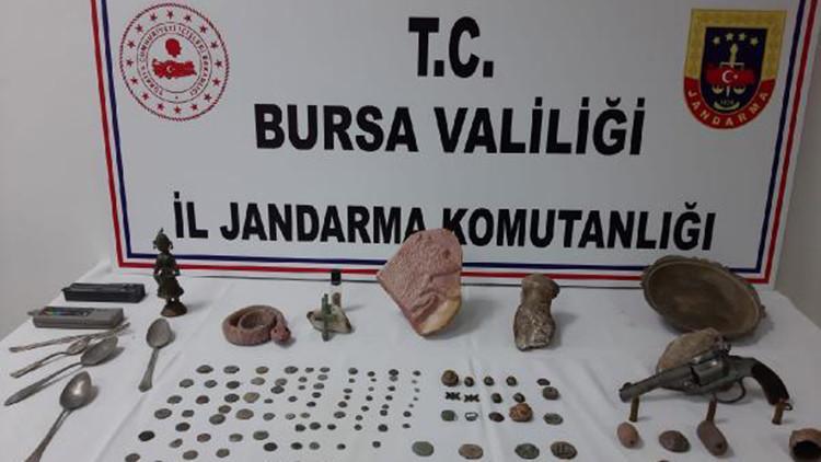 Tarihi eser kaçakçısı müşteri kılığındaki jandarmaya yakalandı
