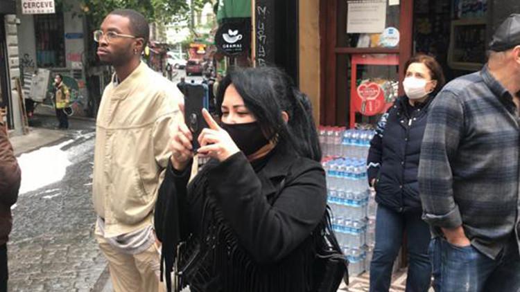 Son dakika haberler: Beyoğlu’nda 5 katlı binada korkutan yangın