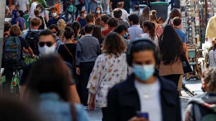 Dünyada Kovid-19 vaka sayısı 56 milyonu geçti