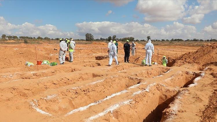 Libya'nın Terhune kentinde yeni bir toplu mezara ulaşıldı