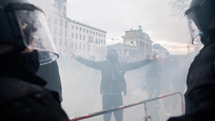 Berlin karıştı